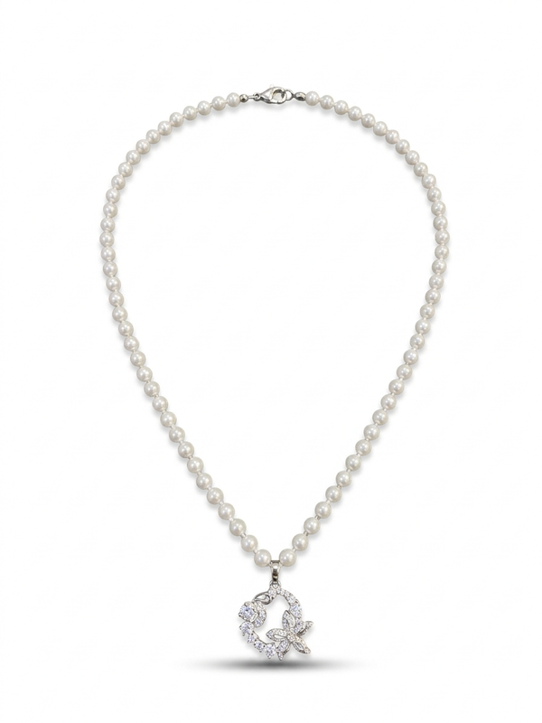 Floral Radiance Pearl Necklace