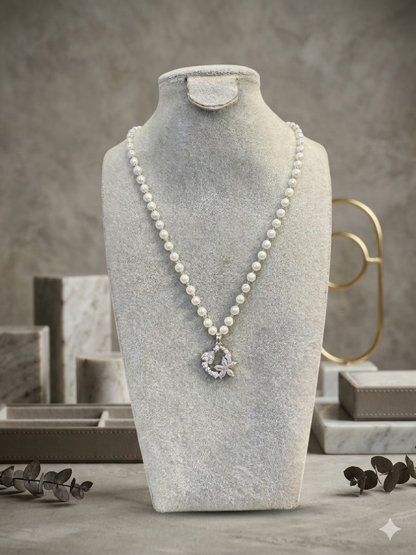 Floral Radiance Pearl Necklace